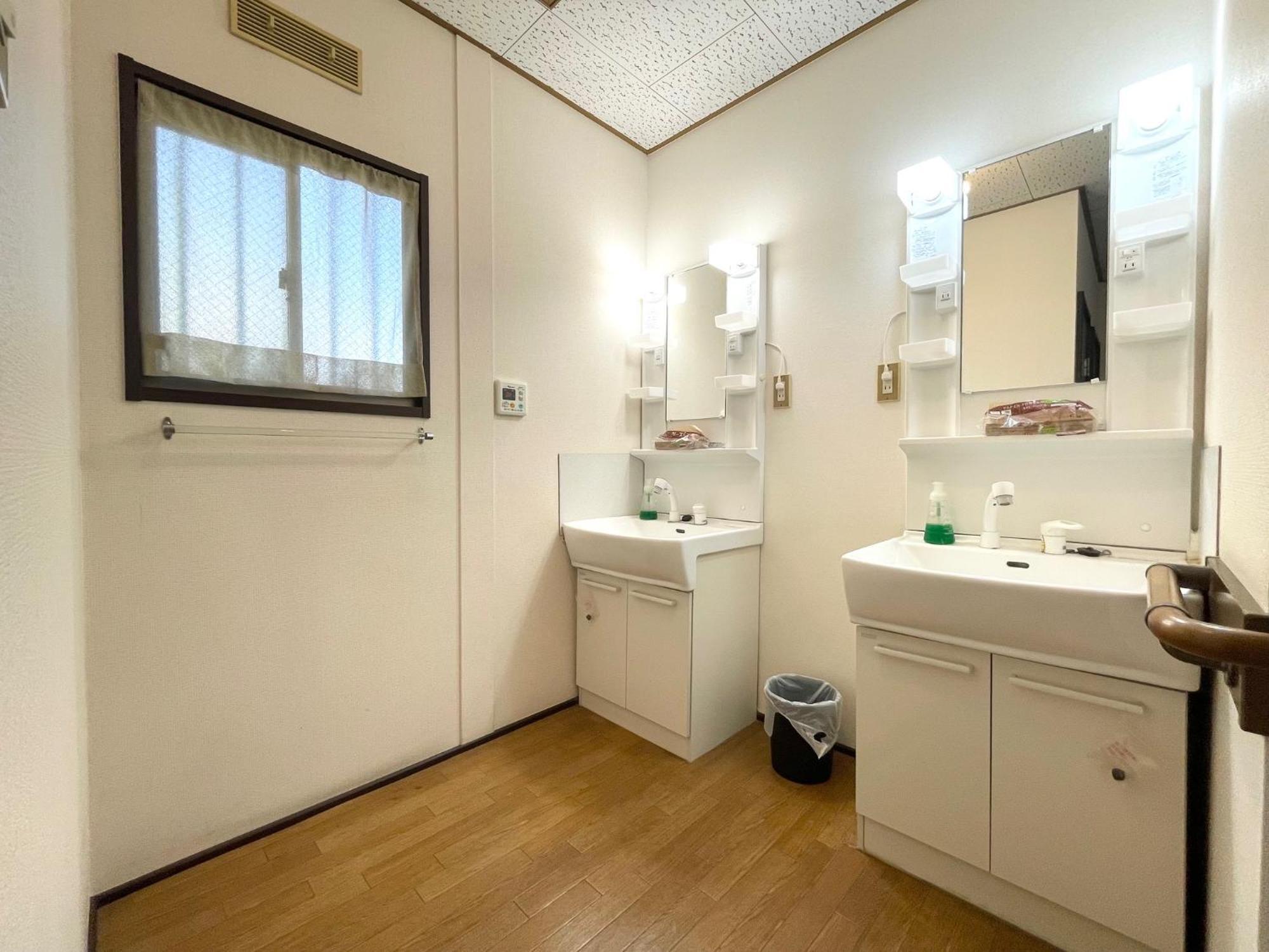 Guest House MEETS Okayama Bagian luar foto