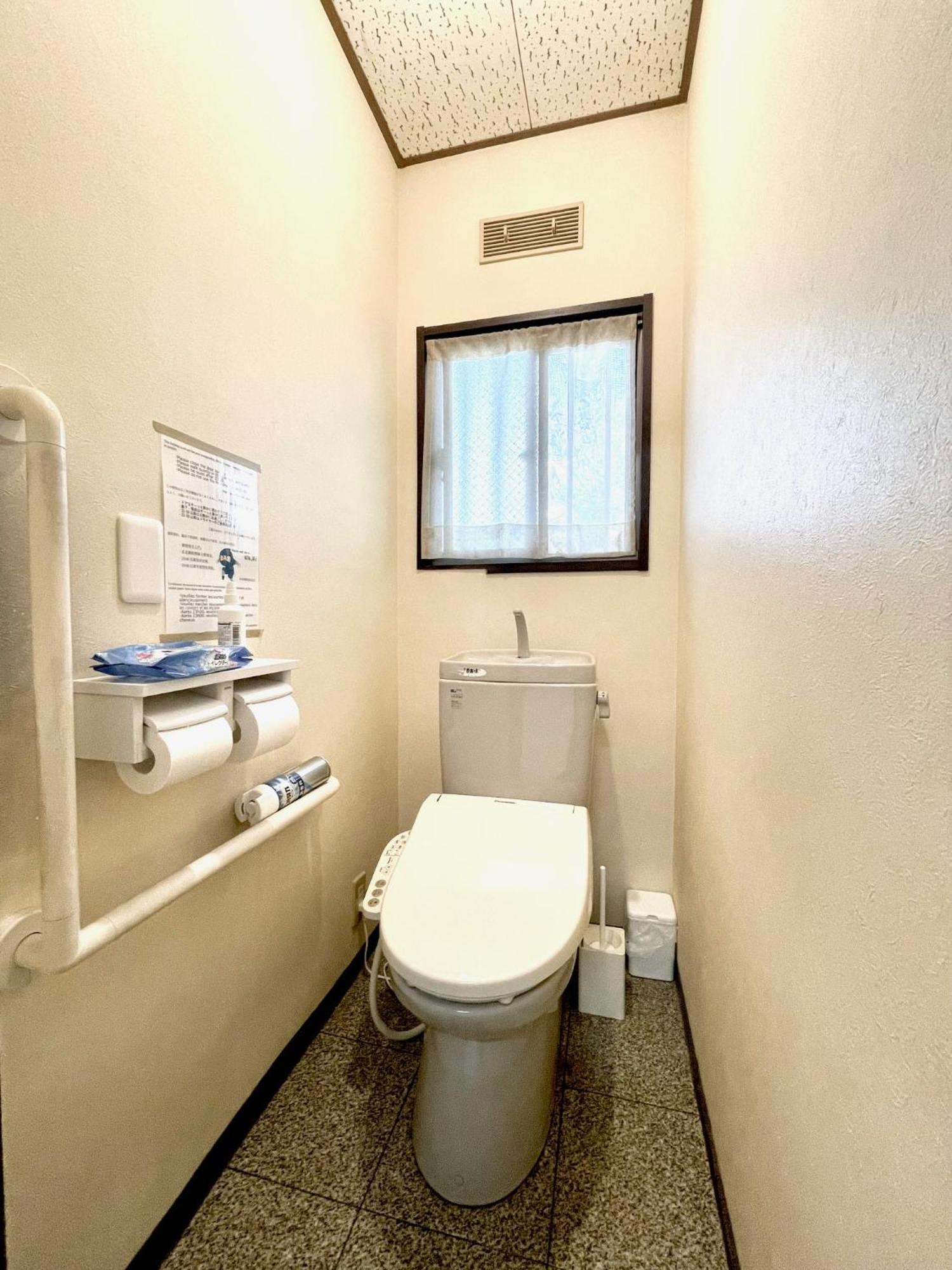 Guest House MEETS Okayama Bagian luar foto